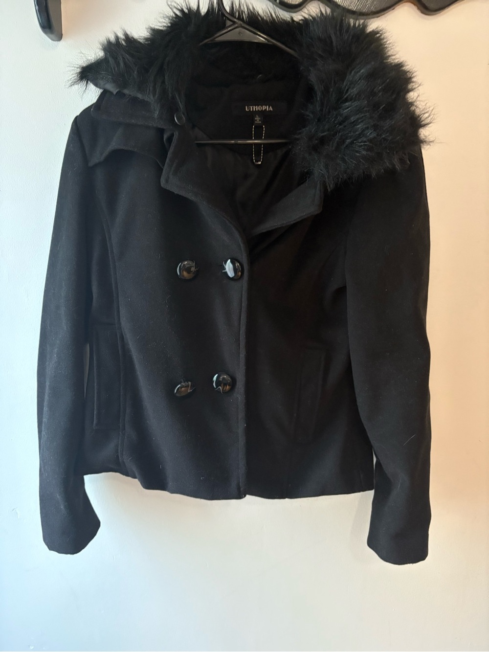 Uthopia Women’s Black Faux-Fur Collar Peacoat